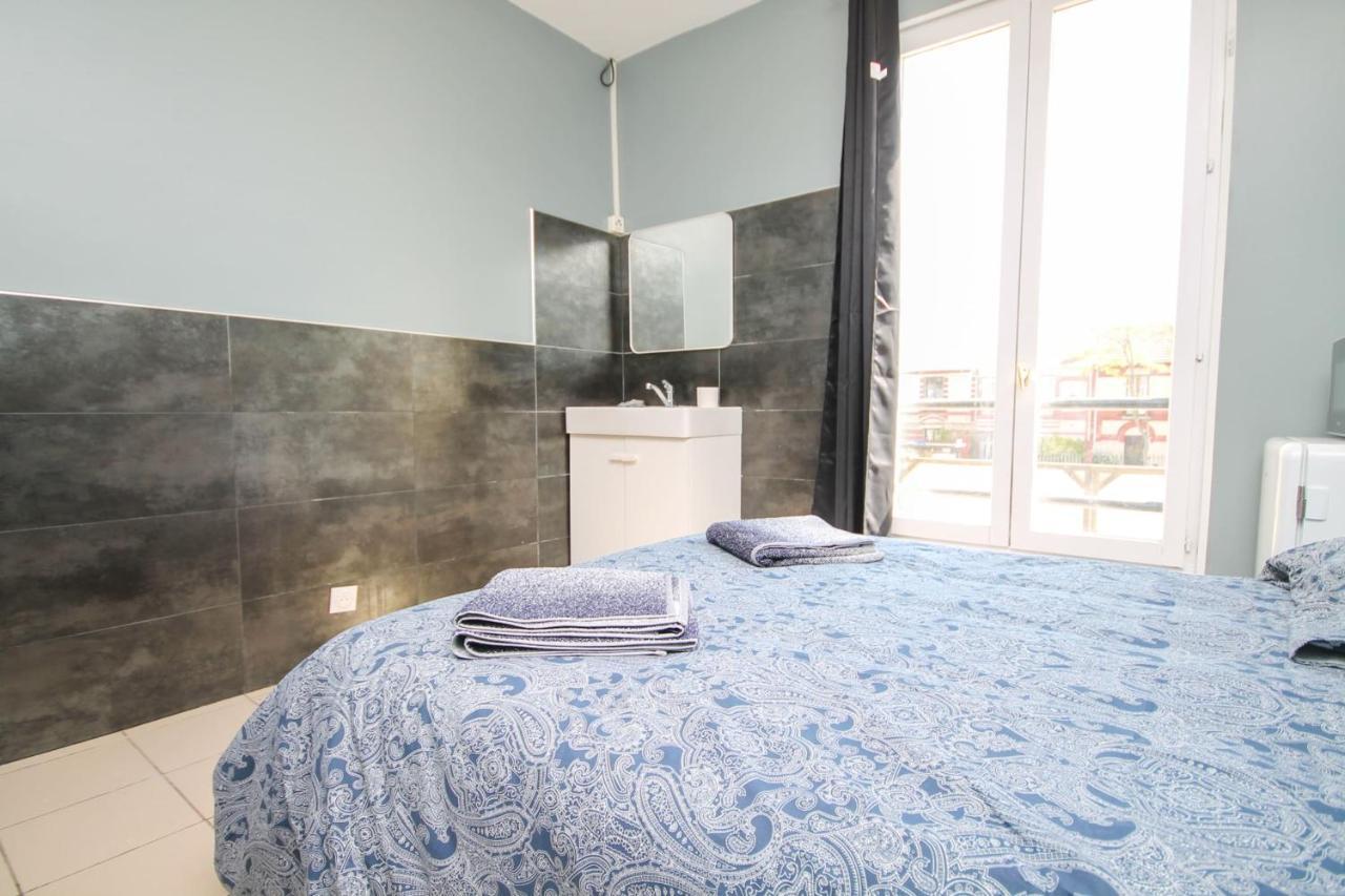 08 - Chambre Proche Paris Et Transports Avec Tv Wifi サン＝ドニ エクステリア 写真